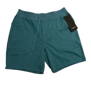 SOLD!!!NWT Men's Lululemon At Ease Short 7" Heathered Crest Blue CRHT/BLK Size L